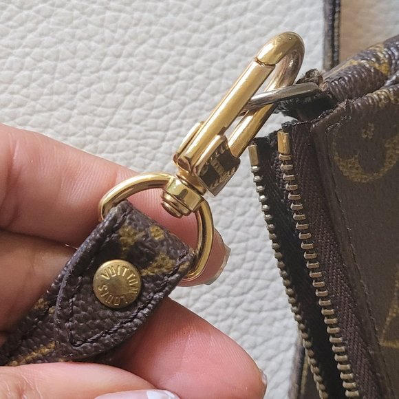 UNISEX~LOUIS VUITTON~ MONOGRAM~SHOULDER STRAP~ 38.75" - Picture 4 of 16